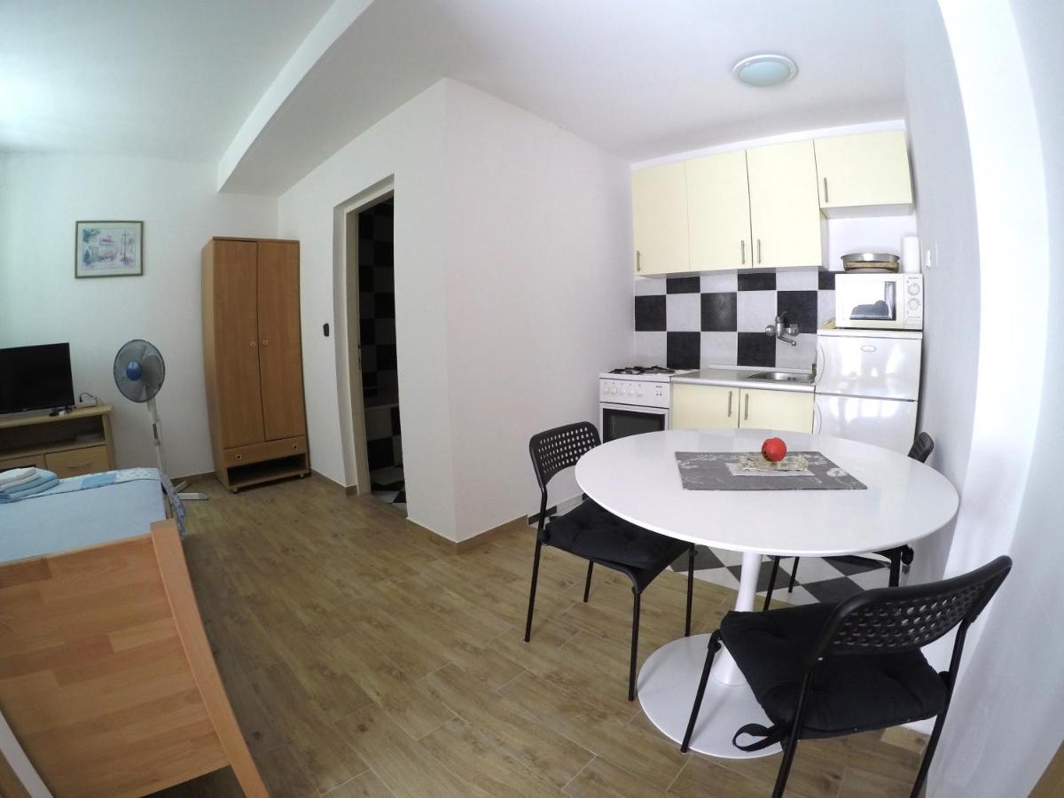 Peach Apartment'S Repic Bibinje Exteriör bild