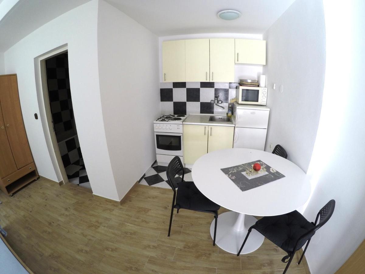 Peach Apartment'S Repic Bibinje Exteriör bild